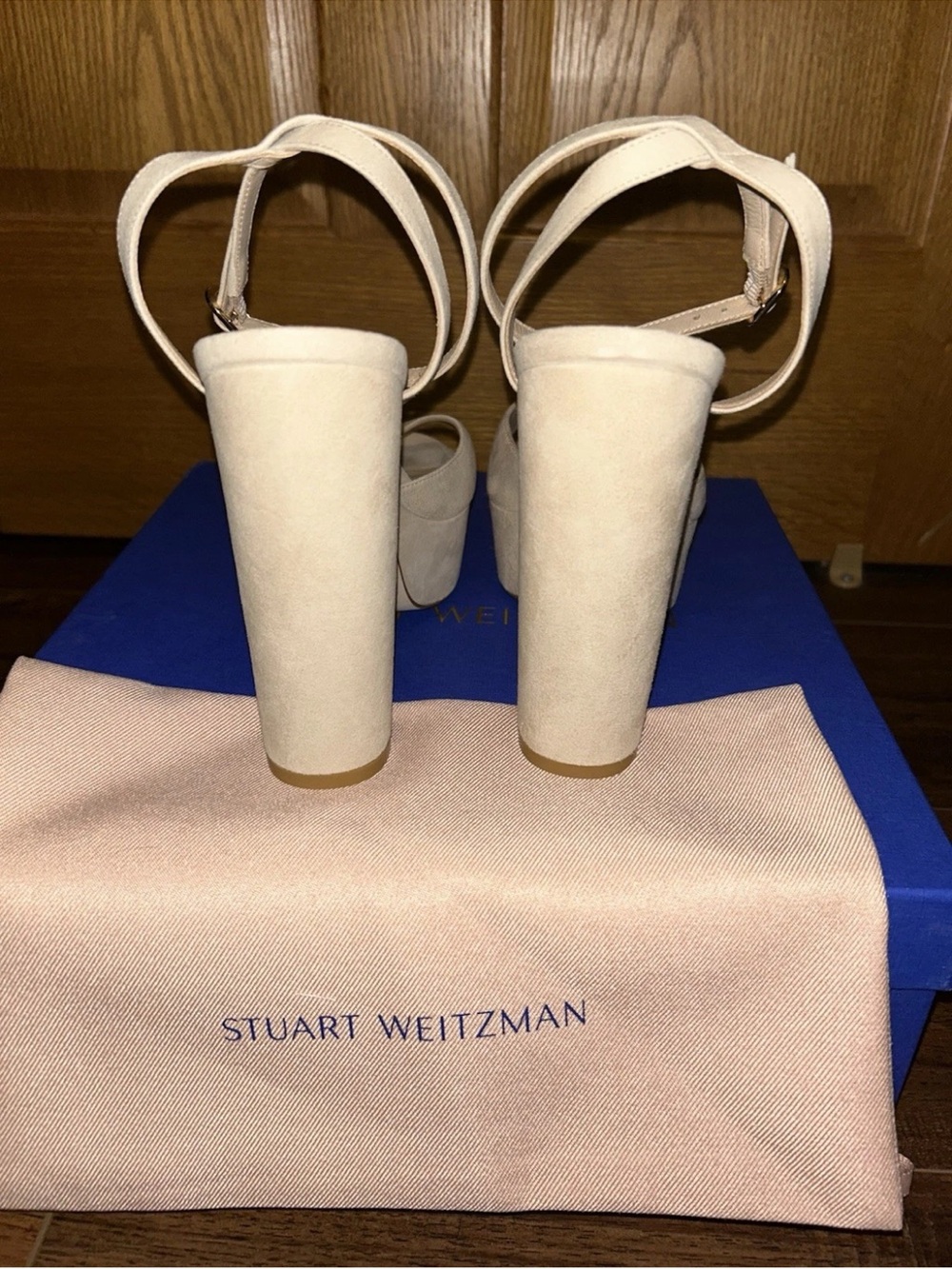 Stuart Weitzman Ryder ll Platform Heel On Sand Dune Suede Size W8 - Picture 3 of 5